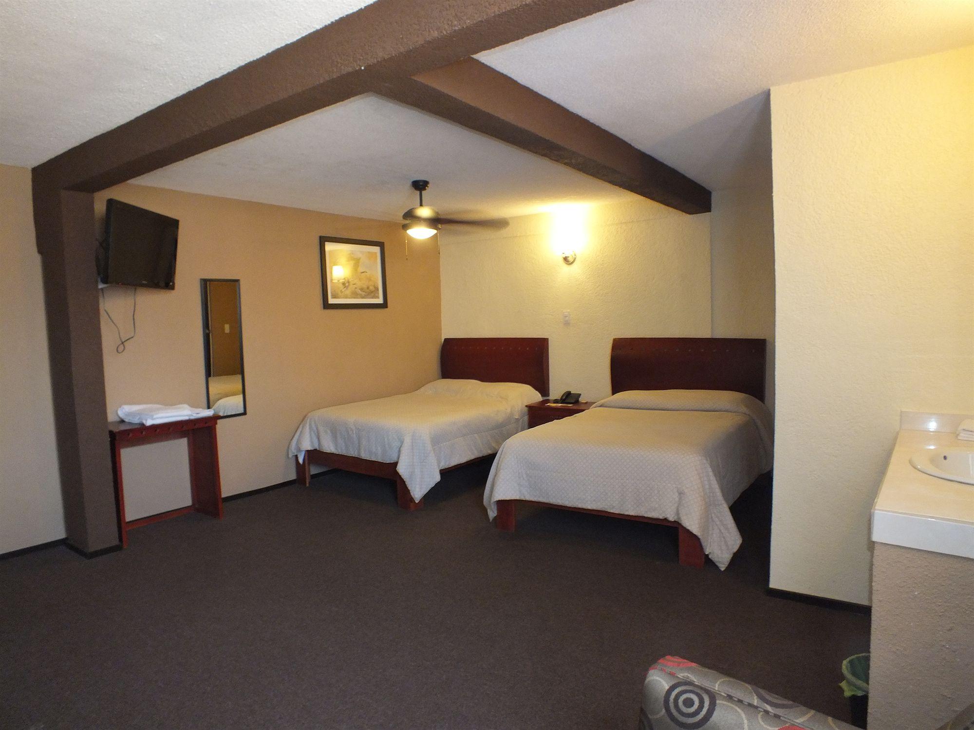 Hotel Rincon Real Suites Durango Kültér fotó