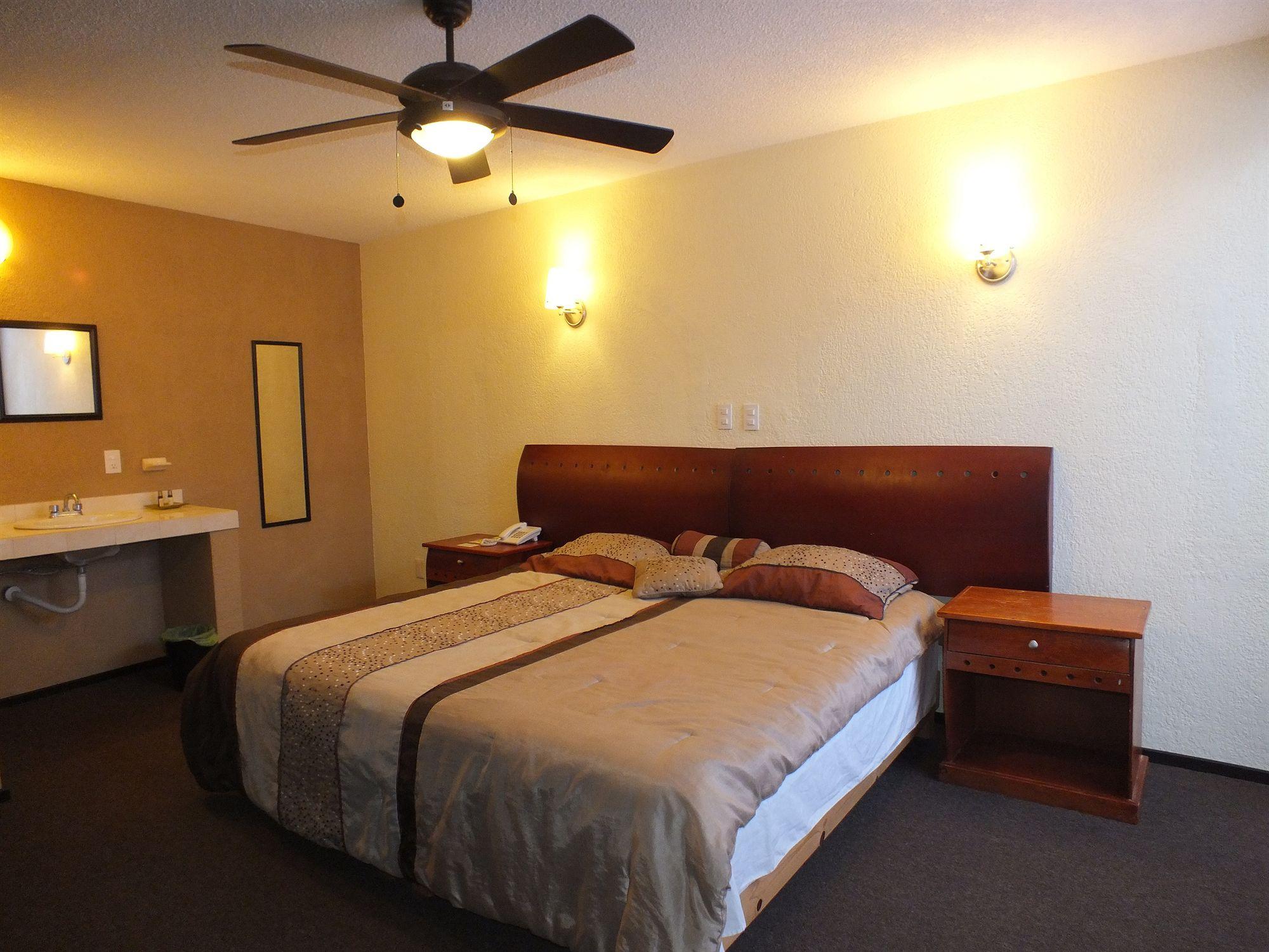 Hotel Rincon Real Suites Durango Kültér fotó