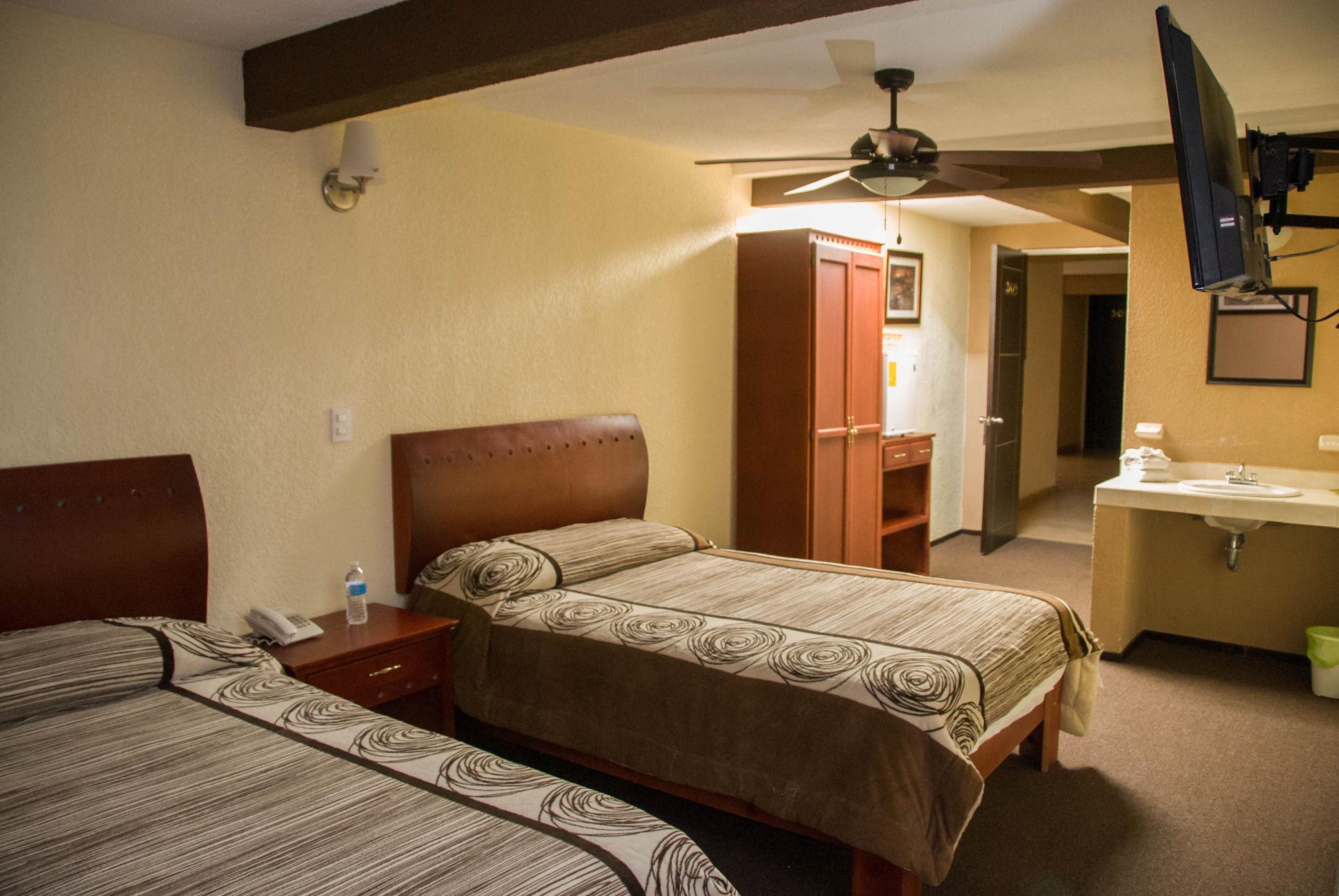 Hotel Rincon Real Suites Durango Kültér fotó