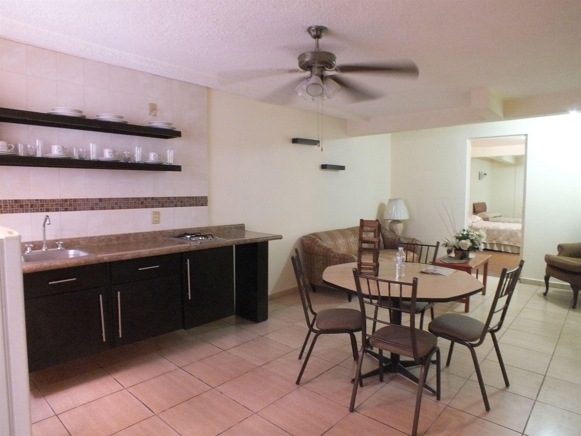 Hotel Rincon Real Suites Durango Kültér fotó